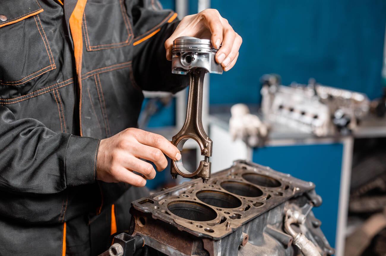 What is a connecting rod? + Connecting rod failure factors