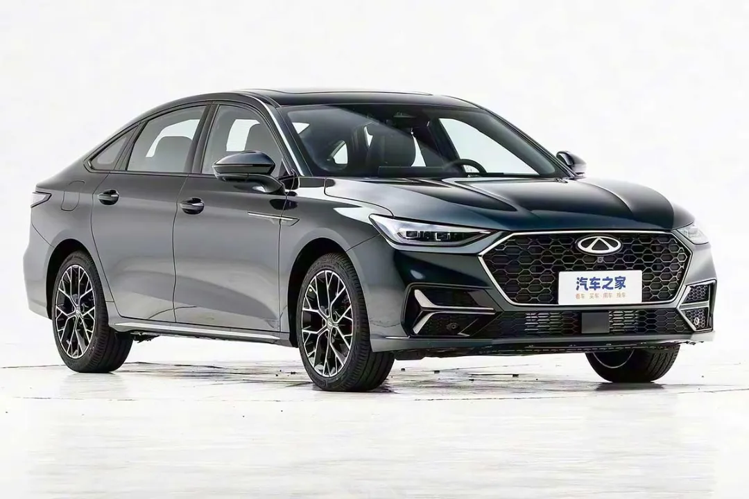 چری آریزو 8 پرو 2025 معرفی شد؛ سدان محبوب با موتور قدرتمند جدید